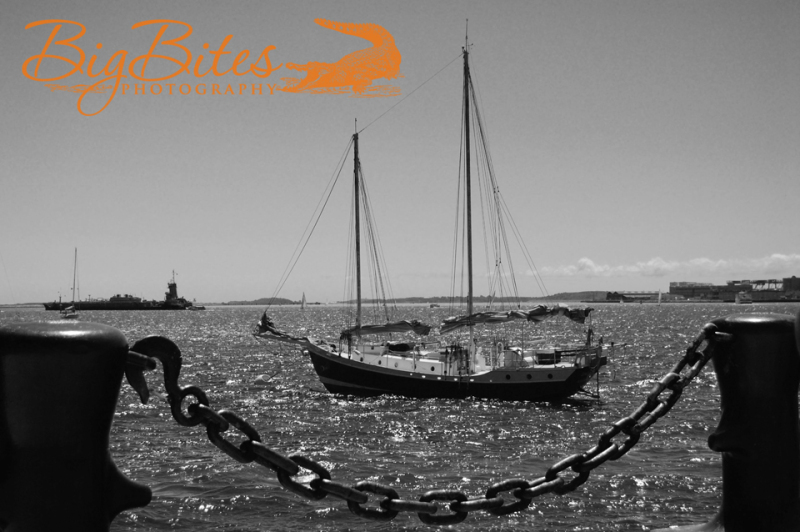 Boat-b-and-w-Boston-Big-Bites-Photography