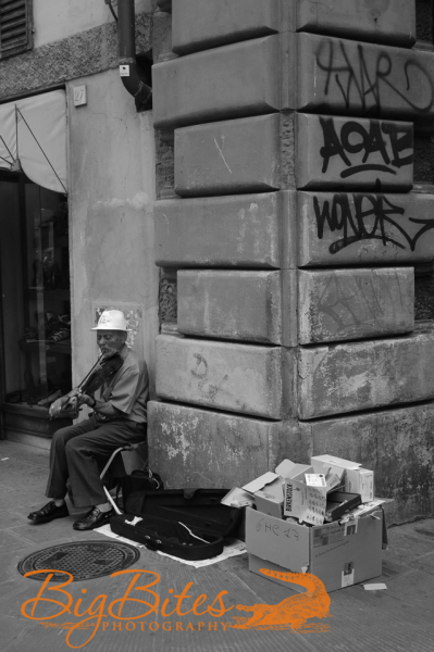 Street-Musician-Florence-Italy-Big-Bites-Photography