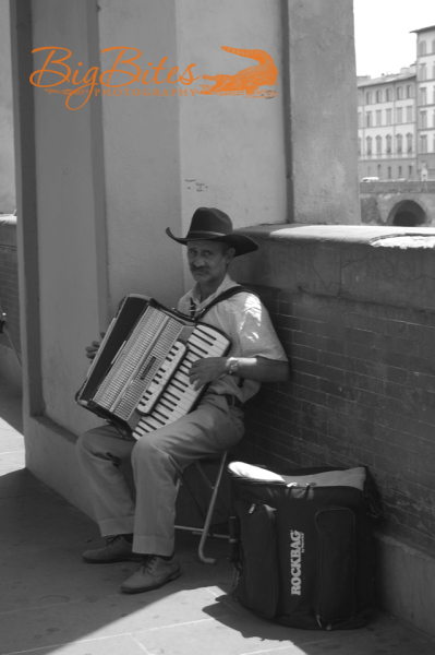 accordian-player-Florence-Italy-Big-Bites-Photography