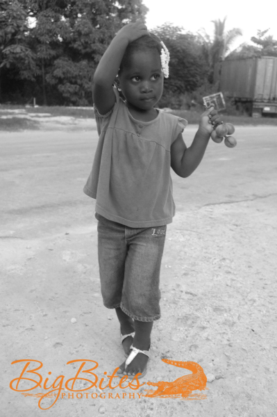 little-girl-pink-shirt-black-and-white-Bahamas-Big-Bites-Photography