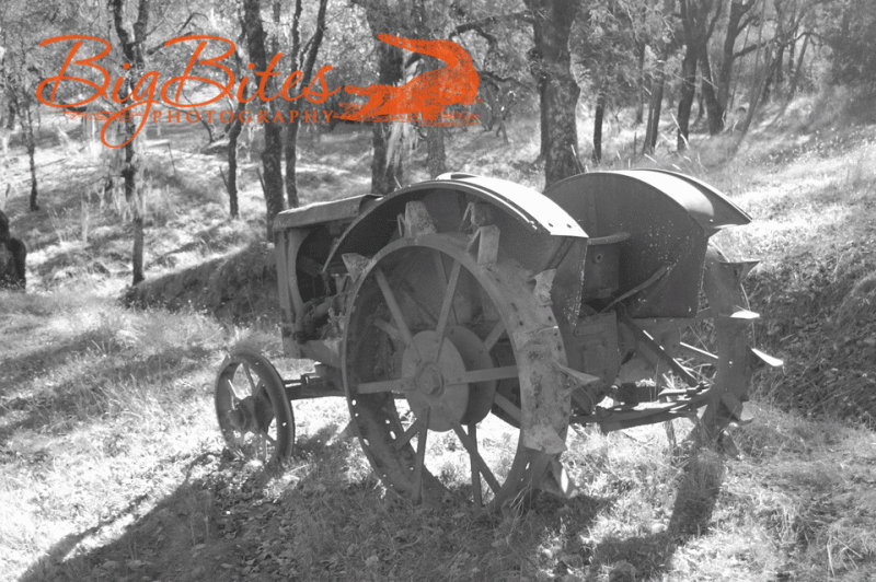 tractor-black-and-white