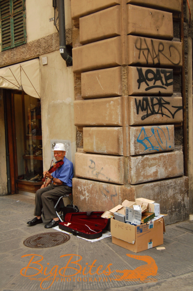 Street-Musician-Florence-Italy-Big-Bites-Photography