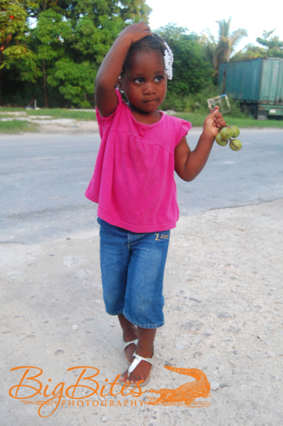 little-girl-pink-shirt-Bahamas